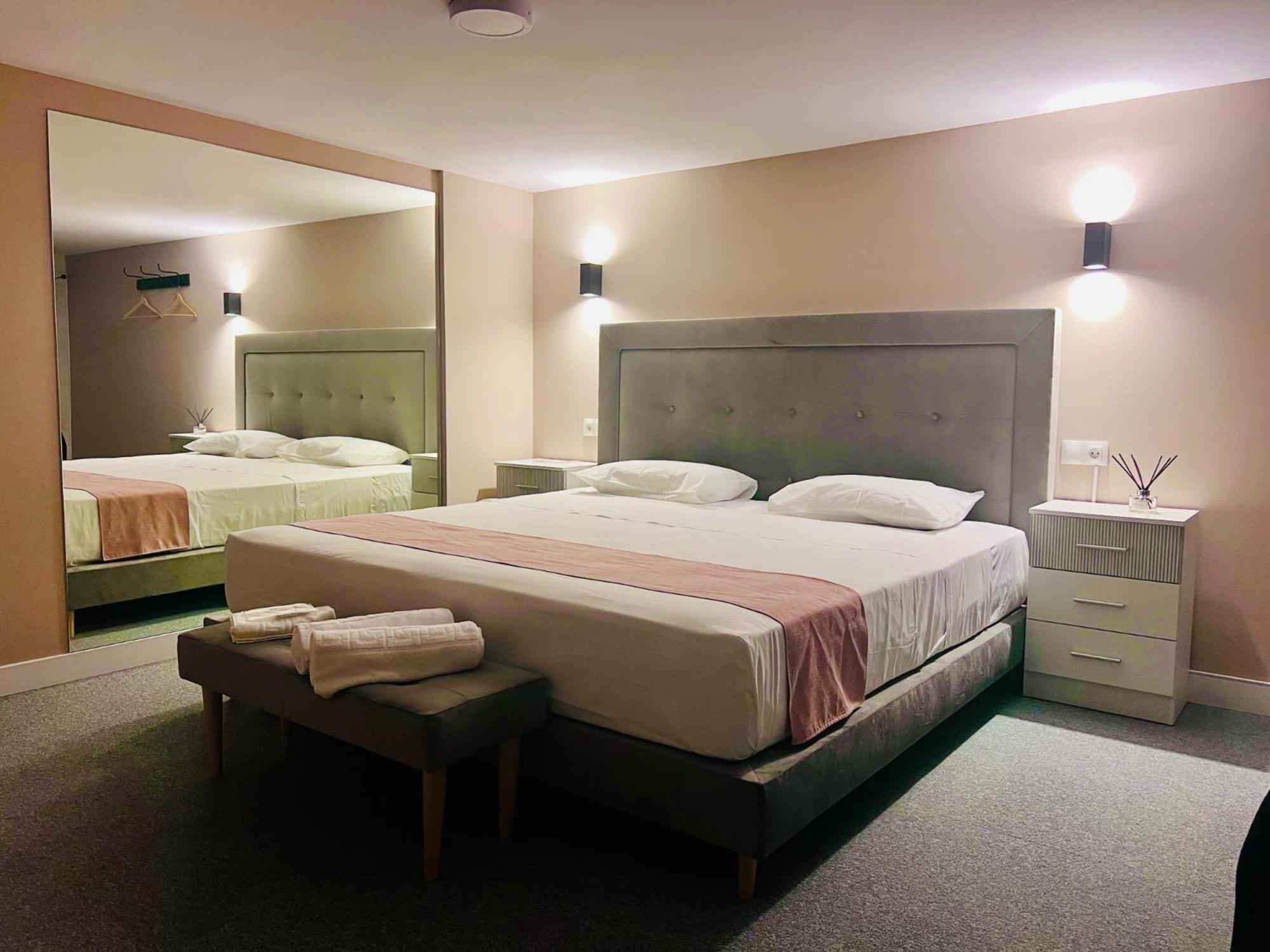 Rooms Luxury Madri Exterior foto
